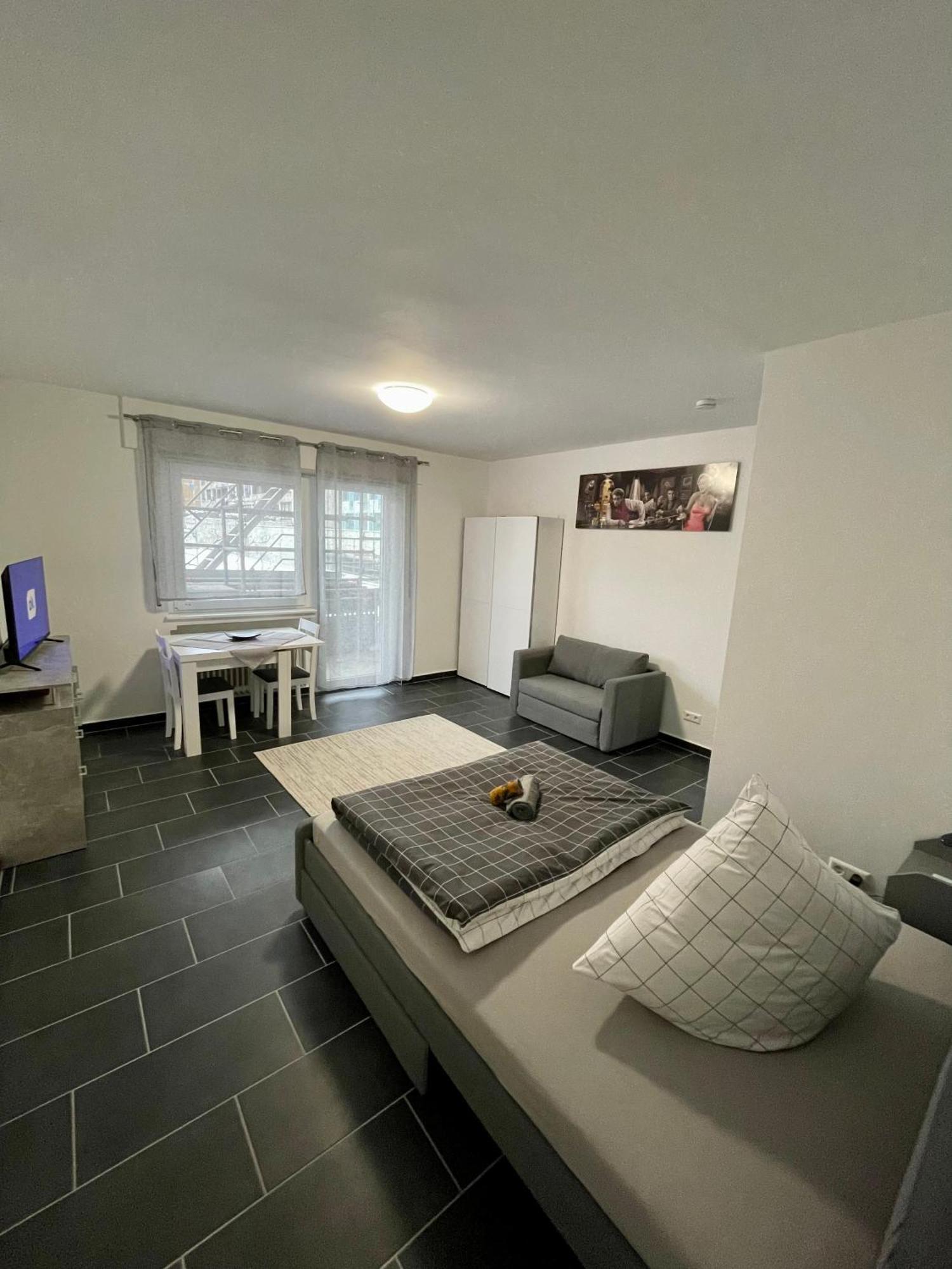 Ferienwohnung Naehe Hauptbahnhof & Ece-Center, Smart Tv Karlsruhe Exterior foto
