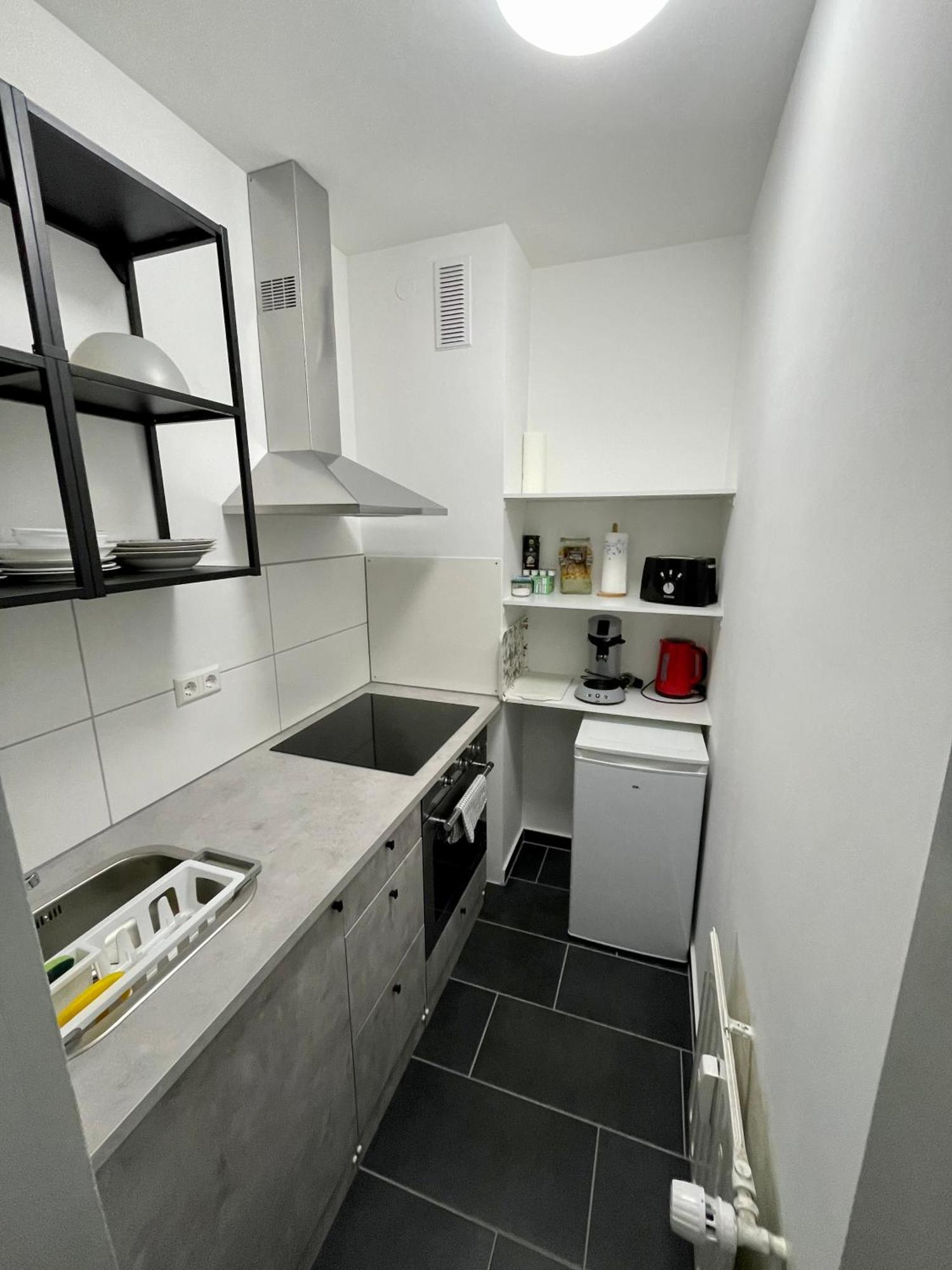 Ferienwohnung Naehe Hauptbahnhof & Ece-Center, Smart Tv Karlsruhe Exterior foto